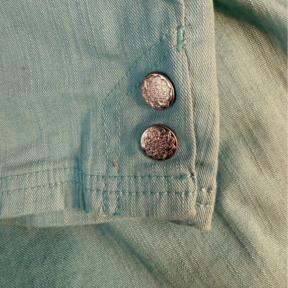 Gloria Vanderbilt aqua capri with aztec belt - Picture 6 of 12